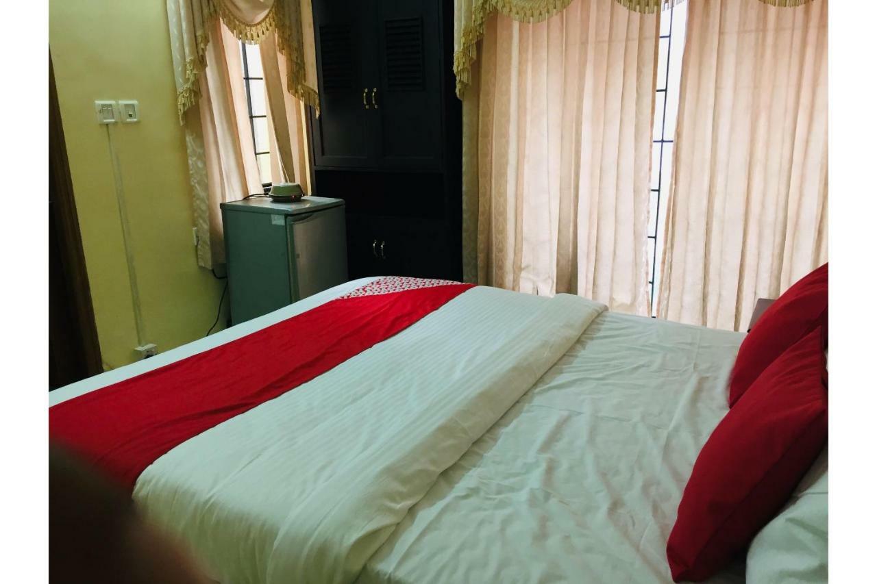 Hôtel Krishna Gardens à Guruvāyūr Extérieur photo