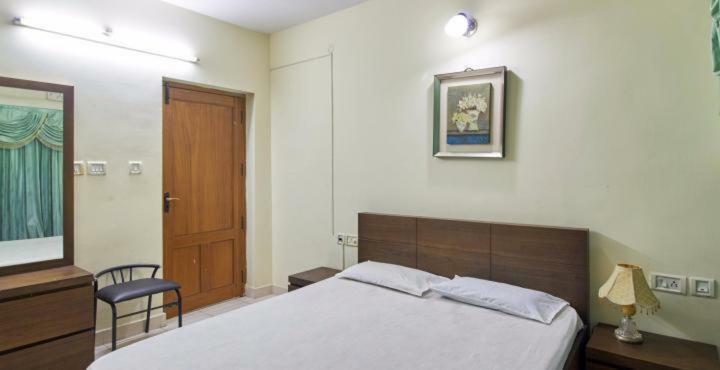 Hôtel Krishna Gardens à Guruvāyūr Extérieur photo